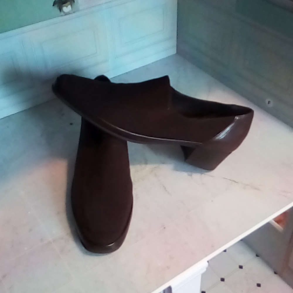 Vintage Woman's Rangoni Shoes - size 9.5 - brown